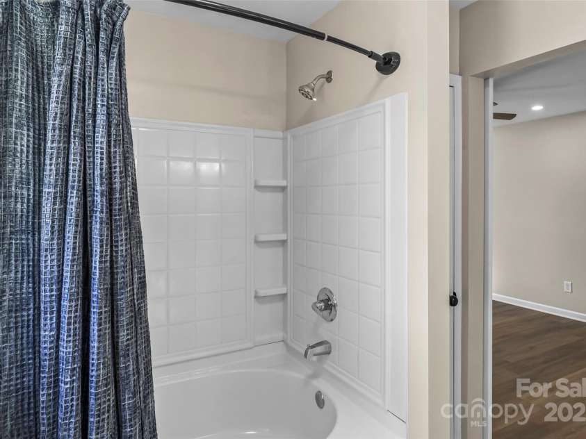 406 29th Street, Kannapolis, NC 28083.  MLS# CAR4228931, YatesRealty ID 9096. 