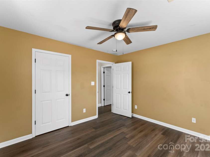 406 29th Street, Kannapolis, NC 28083.  MLS# CAR4228931, YatesRealty ID 9096. 