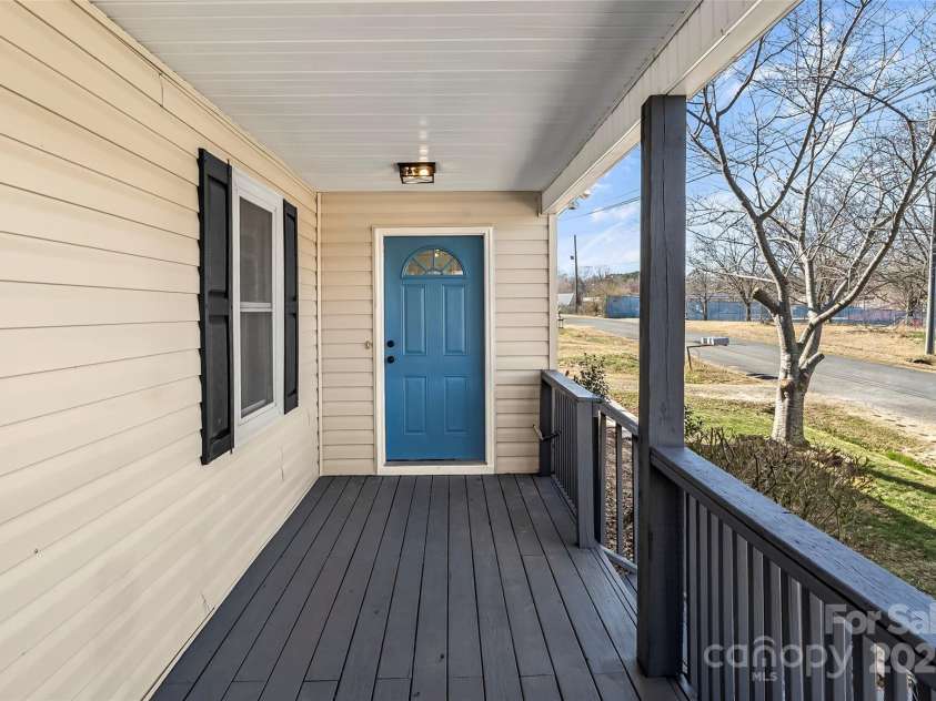 406 29th Street, Kannapolis, NC 28083.  MLS# CAR4228931, YatesRealty ID 9096. 