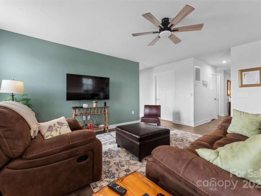2188 Wexley Drive, Boiling Springs, SC 29316.  MLS# CAR4197448, YatesRealty ID 9097. 