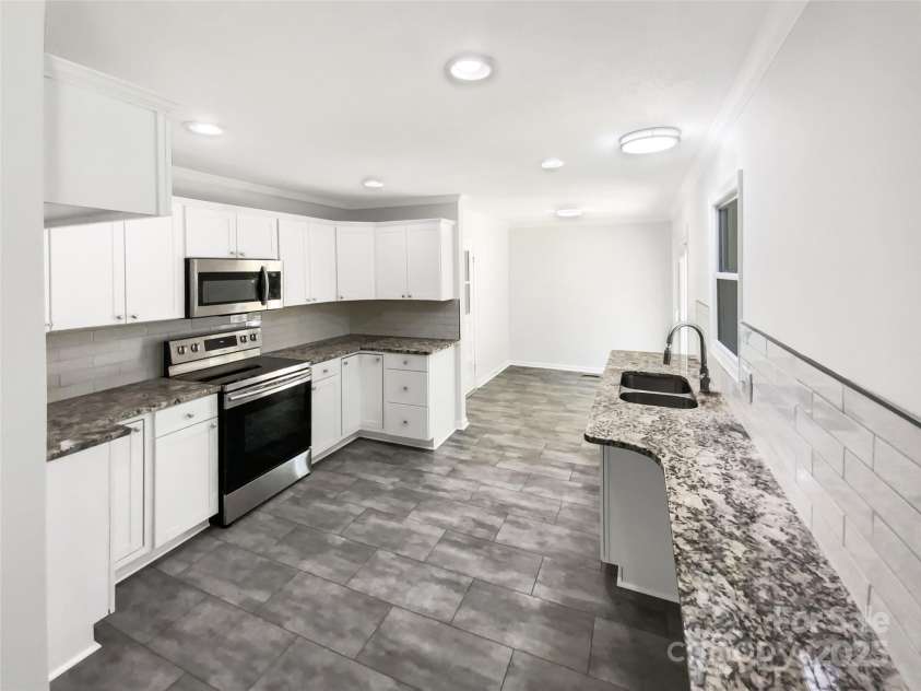 301 Briarcliff Drive, Kannapolis, NC 28081.  MLS# CAR4288745, YatesRealty ID 9098. 