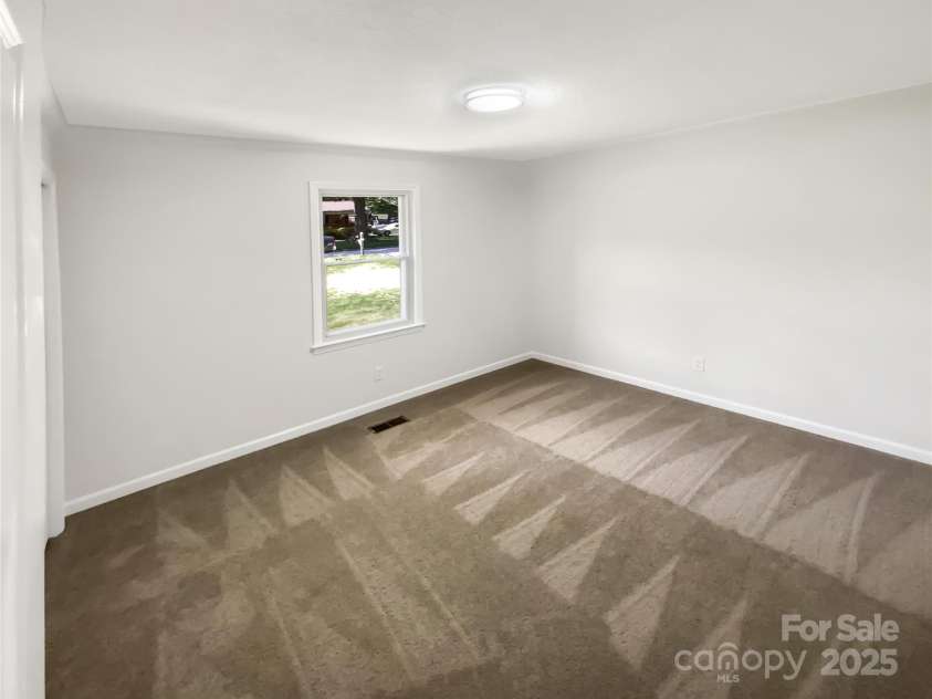 301 Briarcliff Drive, Kannapolis, NC 28081.  MLS# CAR4288745, YatesRealty ID 9098. 