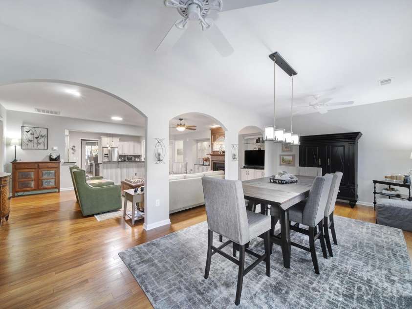 9332 Whistling Straits Drive, Fort Mill, SC 29707.  MLS# CAR4227335, YatesRealty ID 9098. 