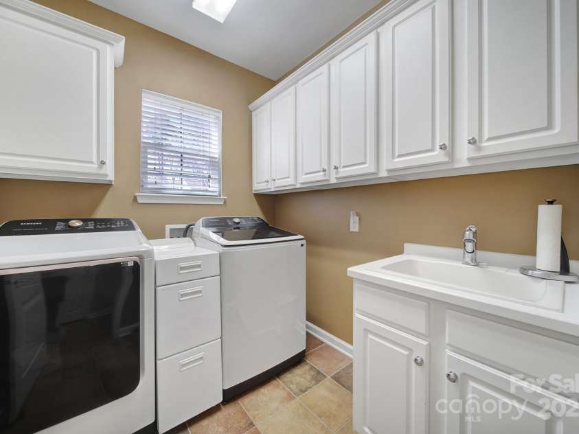 9332 Whistling Straits Drive, Fort Mill, SC 29707.  MLS# CAR4227335, YatesRealty ID 9098. 