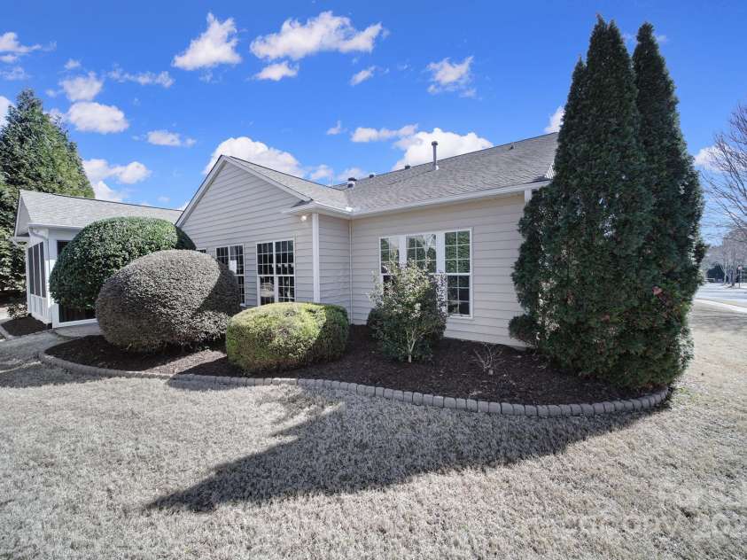 9332 Whistling Straits Drive, Fort Mill, SC 29707.  MLS# CAR4227335, YatesRealty ID 9098. 