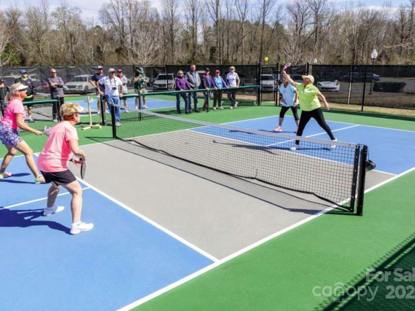 9332 Whistling Straits Drive, Fort Mill, SC 29707.  MLS# CAR4227335, YatesRealty ID 9098. 