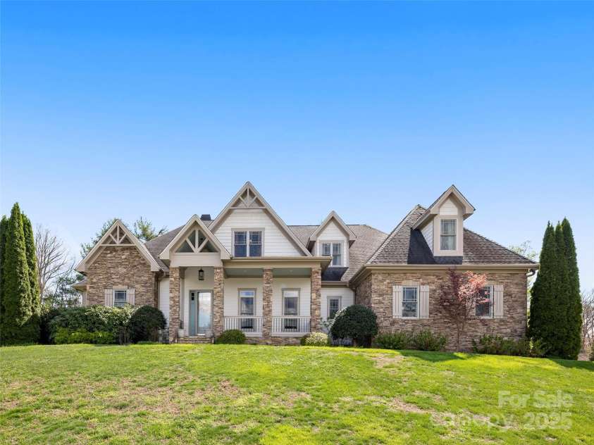 76 King Heights Drive, Fletcher, NC 28732.  MLS# CAR4245183, YatesRealty ID 9099. 76 King Heights
