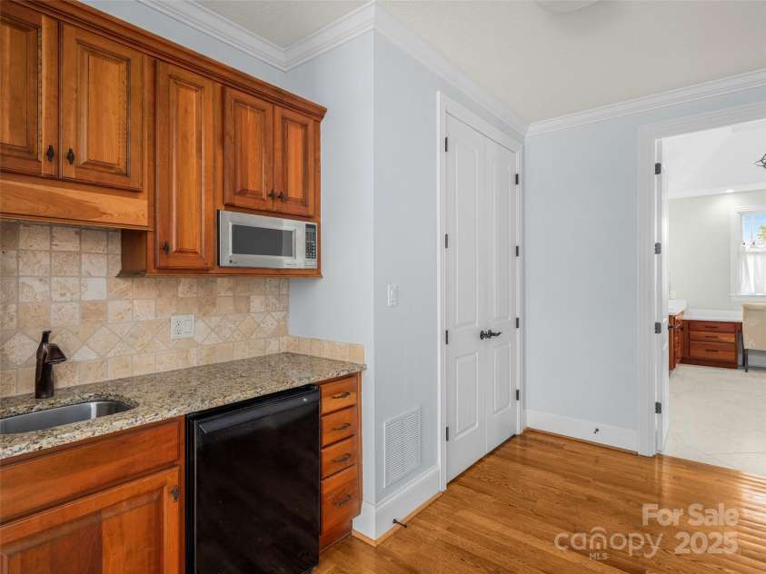 76 King Heights Drive, Fletcher, NC 28732.  MLS# CAR4245183, YatesRealty ID 9099. Primary bedroom