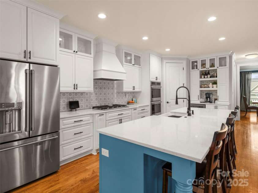 76 King Heights Drive, Fletcher, NC 28732.  MLS# CAR4245183, YatesRealty ID 9099. Updated kitchen