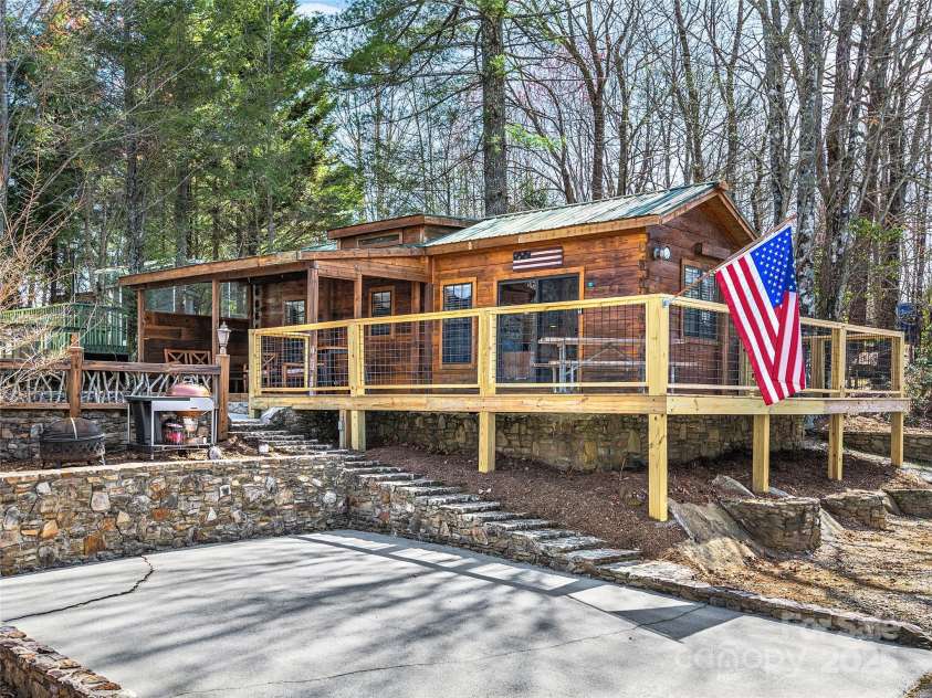 30 Boulder Drive, Lake Toxaway, NC 28747.  MLS# CAR4298813, YatesRealty ID 91. 