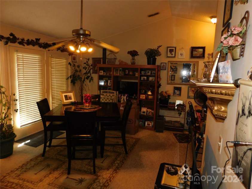 6117 Meadow Rose Lane, Charlotte, NC 28215.  MLS# CAR4173354, YatesRealty ID 910. 
