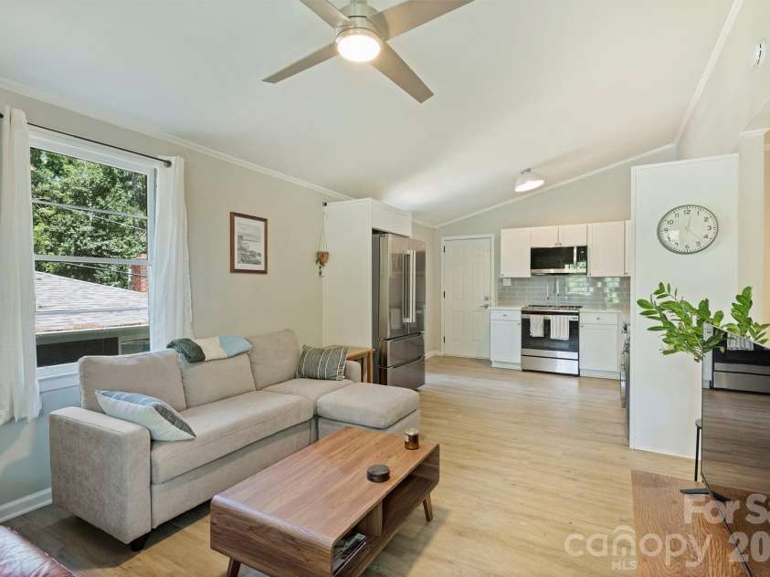 1104 Norris Avenue, Charlotte, NC 28206.  MLS# CAR4363415, YatesRealty ID 9100. 