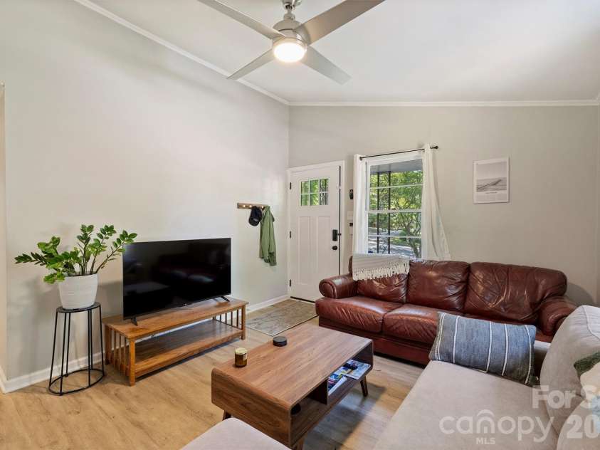 1104 Norris Avenue, Charlotte, NC 28206.  MLS# CAR4363415, YatesRealty ID 9100. 
