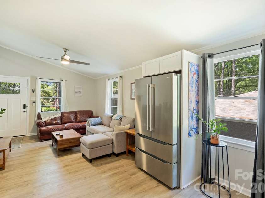 1104 Norris Avenue, Charlotte, NC 28206.  MLS# CAR4363415, YatesRealty ID 9100. 