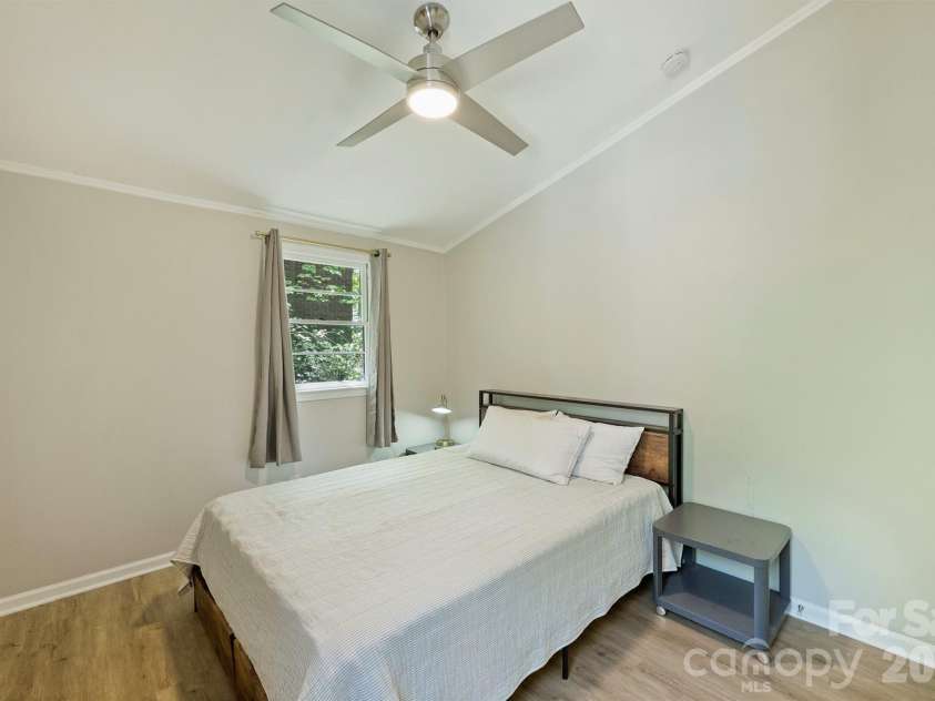 1104 Norris Avenue, Charlotte, NC 28206.  MLS# CAR4363415, YatesRealty ID 9100. 