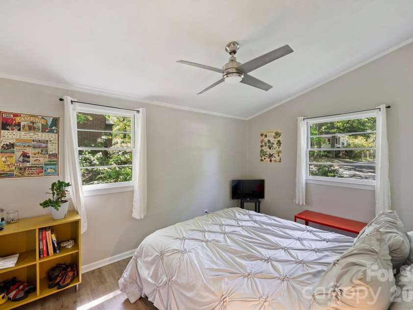 1104 Norris Avenue, Charlotte, NC 28206.  MLS# CAR4363415, YatesRealty ID 9100. 