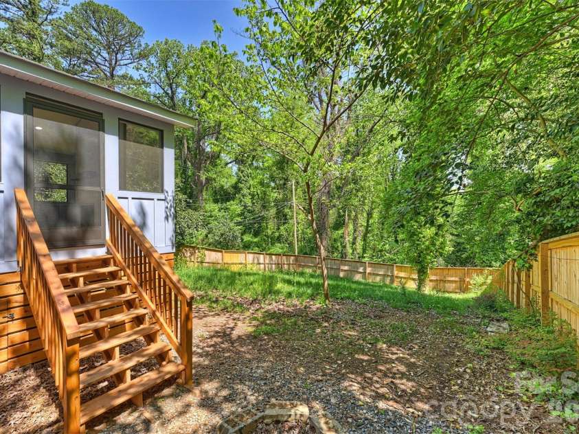 1104 Norris Avenue, Charlotte, NC 28206.  MLS# CAR4363415, YatesRealty ID 9100. 