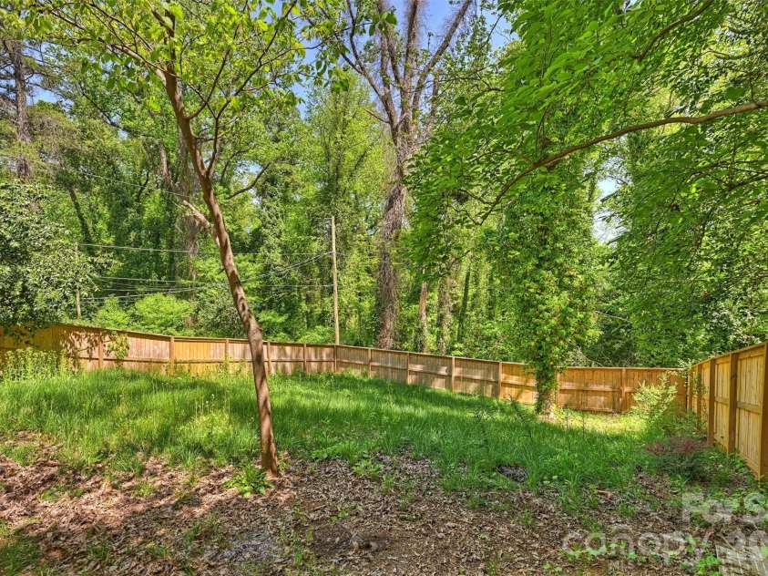 1104 Norris Avenue, Charlotte, NC 28206.  MLS# CAR4363415, YatesRealty ID 9100. 