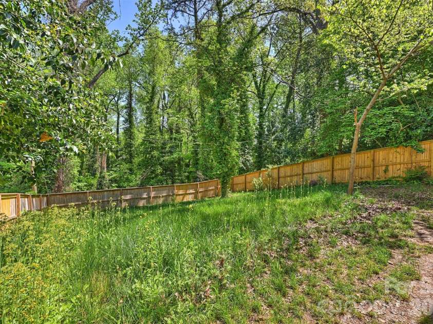 1104 Norris Avenue, Charlotte, NC 28206.  MLS# CAR4363415, YatesRealty ID 9100. 