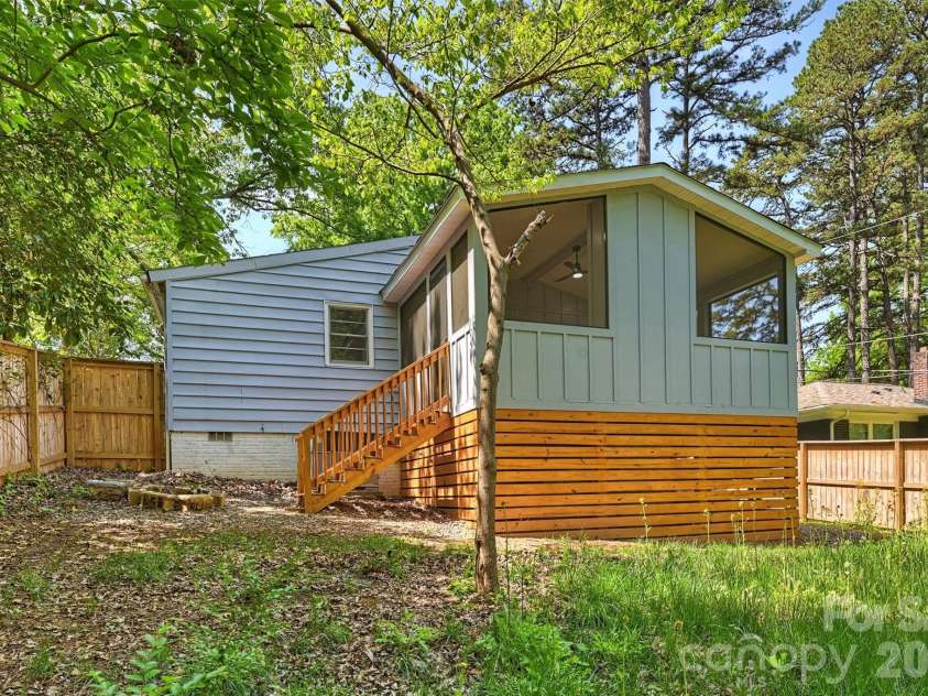1104 Norris Avenue, Charlotte, NC 28206.  MLS# CAR4363415, YatesRealty ID 9100. 