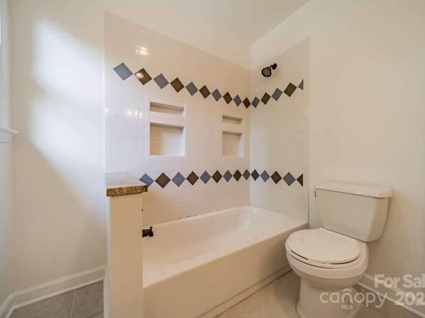 3233 Sunnymede Lane, Charlotte, NC 28209.  MLS# CAR4248507, YatesRealty ID 9100. Bathroom