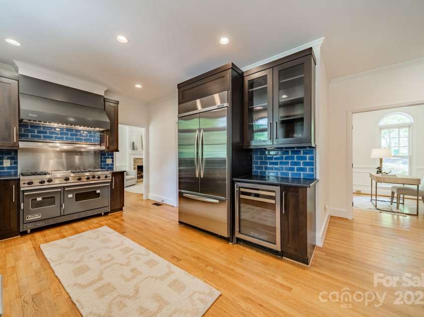 3233 Sunnymede Lane, Charlotte, NC 28209.  MLS# CAR4248507, YatesRealty ID 9100. Kitchen