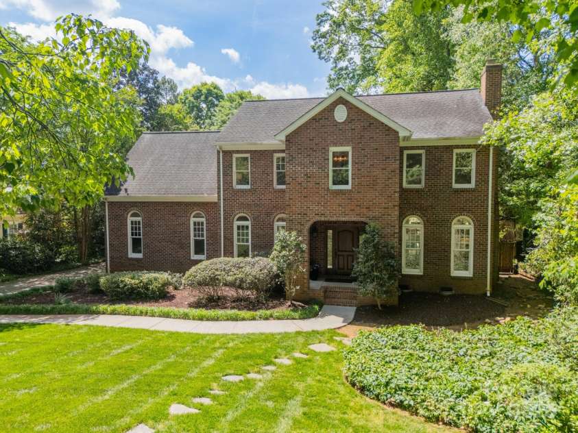 3233 Sunnymede Lane, Charlotte, NC 28209.  MLS# CAR4248507, YatesRealty ID 9100. Primary