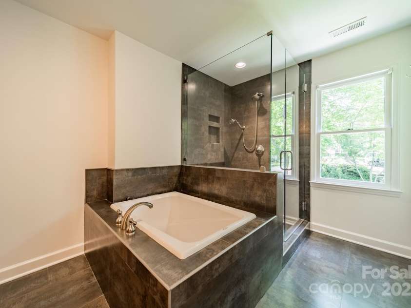 3233 Sunnymede Lane, Charlotte, NC 28209.  MLS# CAR4248507, YatesRealty ID 9100. Primary Bathroom