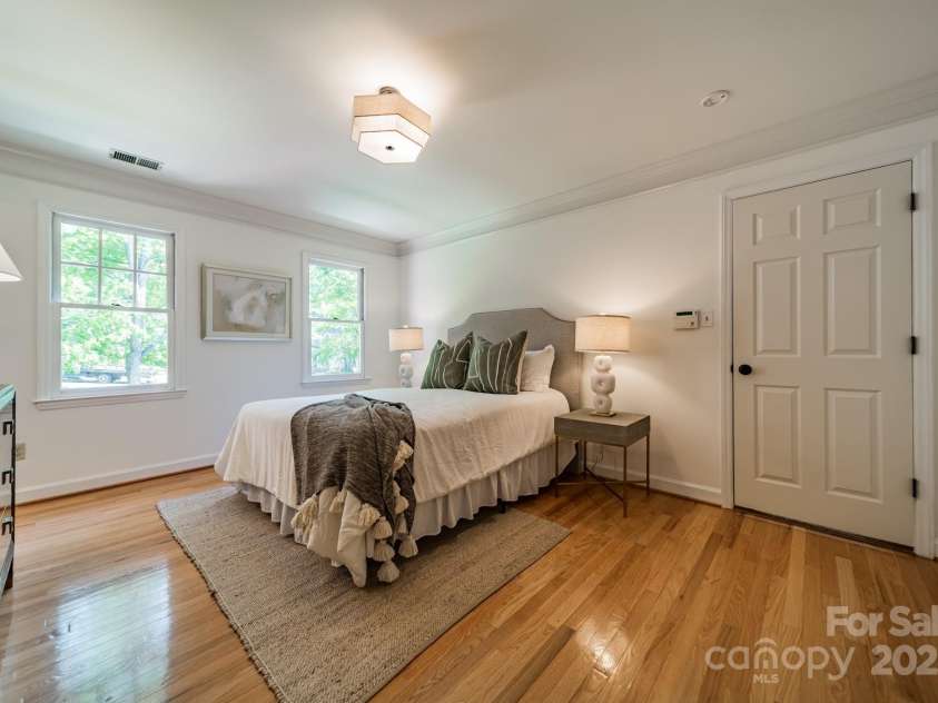 3233 Sunnymede Lane, Charlotte, NC 28209.  MLS# CAR4248507, YatesRealty ID 9100. Primary Bedroom