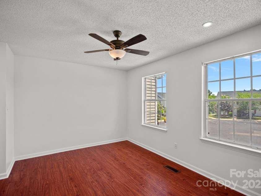 218 Water Oak Drive, Pineville, NC 28134.  MLS# CAR4269625, YatesRealty ID 9103. Upstairs Primary