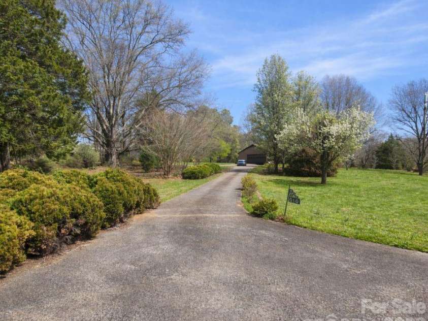 610 Landers Chapel Road, Lincolnton, NC 28092.  MLS# CAR4359362, YatesRealty ID 9105. 