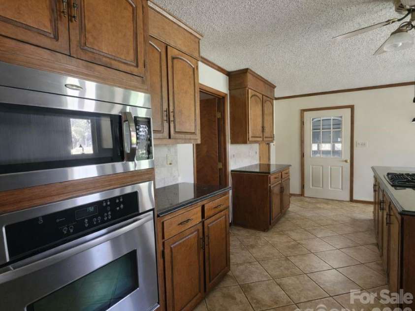 610 Landers Chapel Road, Lincolnton, NC 28092.  MLS# CAR4359362, YatesRealty ID 9105. 
