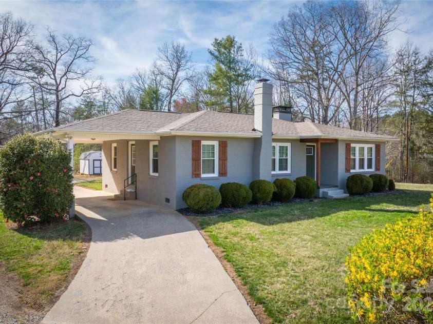 3131 Jones Wade Road, Hudson, NC 28638.  MLS# CAR4232975, YatesRealty ID 9106. 