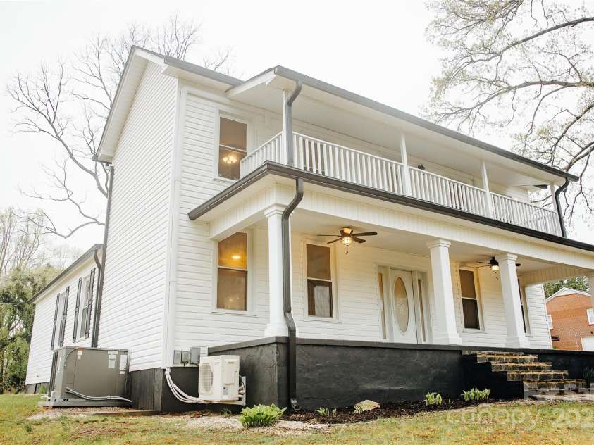 45 Hoyle Street, Marion, NC 28752.  MLS# CAR4244031, YatesRealty ID 9107. 