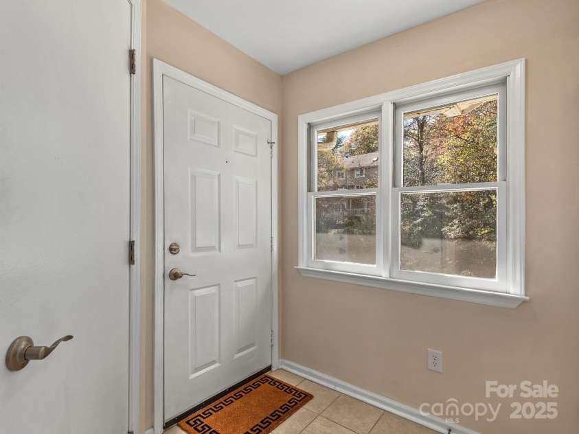 8 Willow Tree Run, Asheville, NC 28803.  MLS# CAR4333854, YatesRealty ID 9107. 