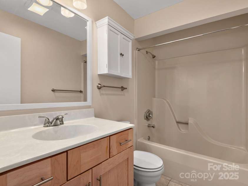 8 Willow Tree Run, Asheville, NC 28803.  MLS# CAR4333854, YatesRealty ID 9107. 