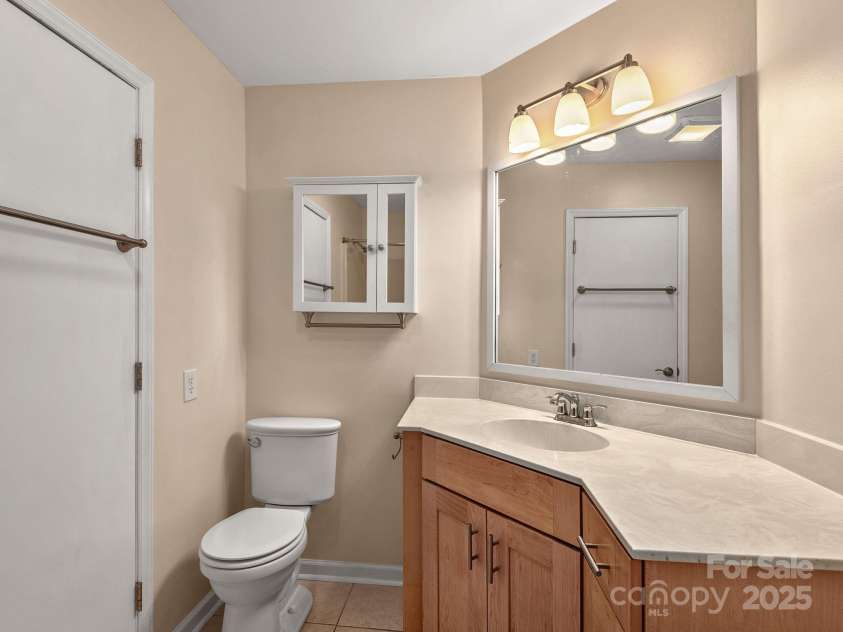 8 Willow Tree Run, Asheville, NC 28803.  MLS# CAR4333854, YatesRealty ID 9107. 
