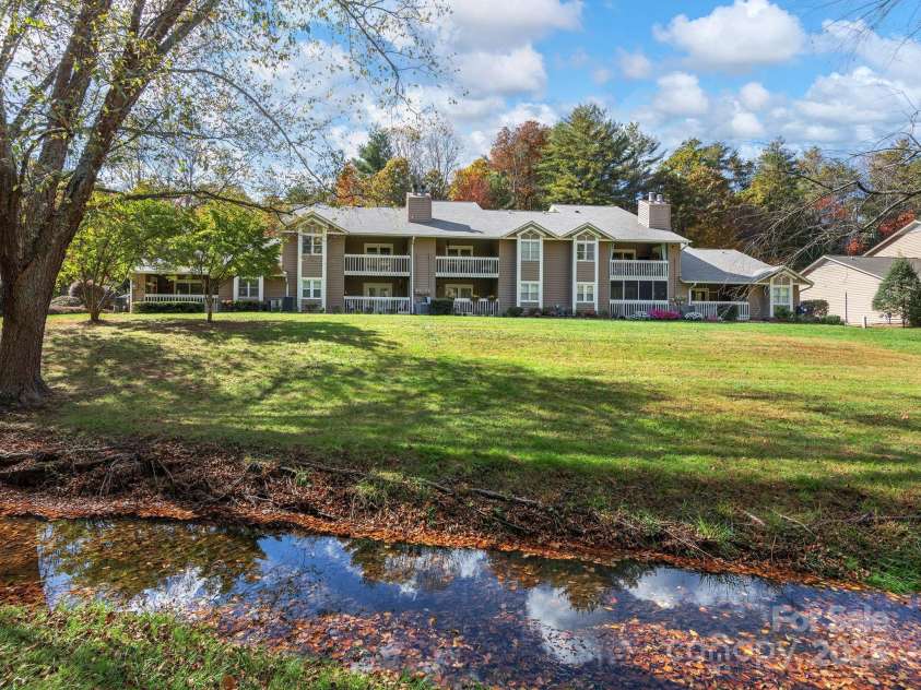 8 Willow Tree Run, Asheville, NC 28803.  MLS# CAR4333854, YatesRealty ID 9107. 