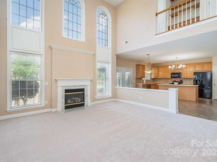 3007 Sandbox Circle, Indian Trail, NC 28079.  MLS# CAR4249895, YatesRealty ID 9108. Open floor plan with living room opening up to the breakfast area and kitchen