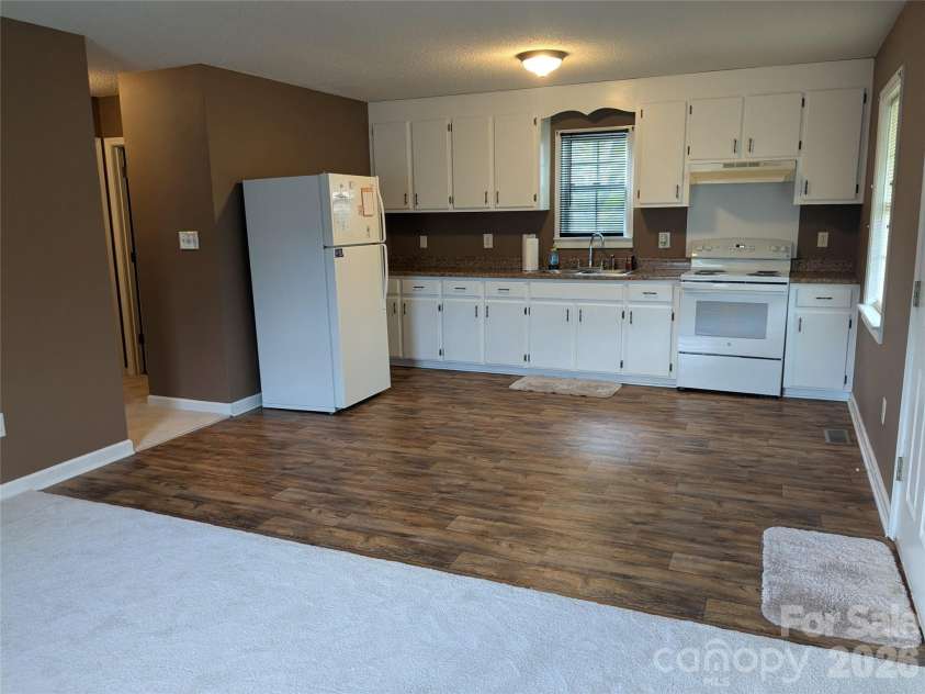 826 Second Street, Kings Mountain, NC 28086.  MLS# CAR4365394, YatesRealty ID 9109. 