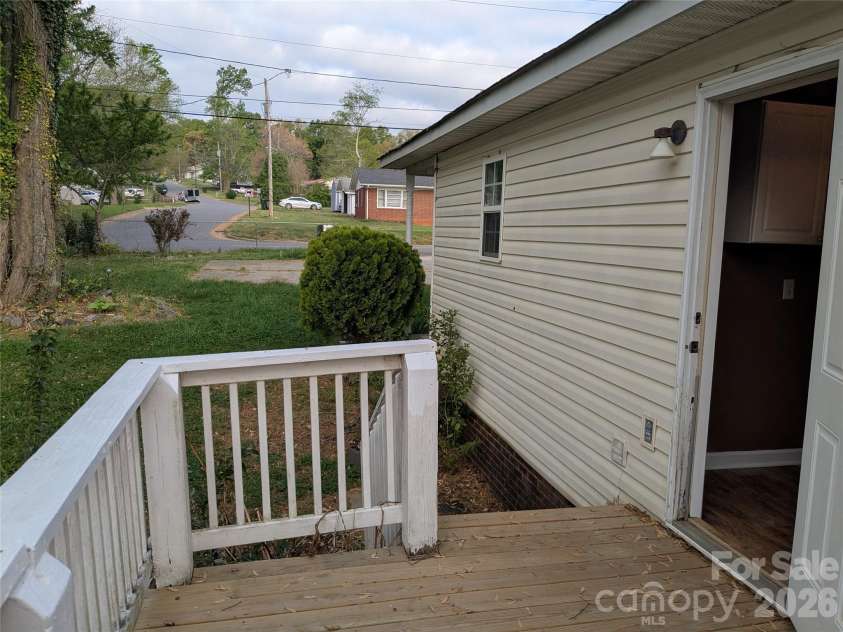826 Second Street, Kings Mountain, NC 28086.  MLS# CAR4365394, YatesRealty ID 9109. 