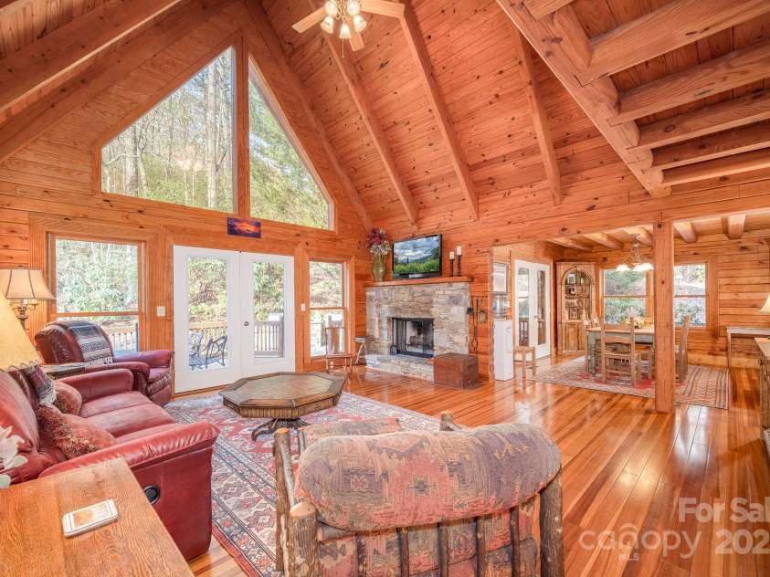 459 West Club Boulevard, Lake Toxaway, NC 28747.  MLS# CAR4220755, YatesRealty ID 911. Great Room