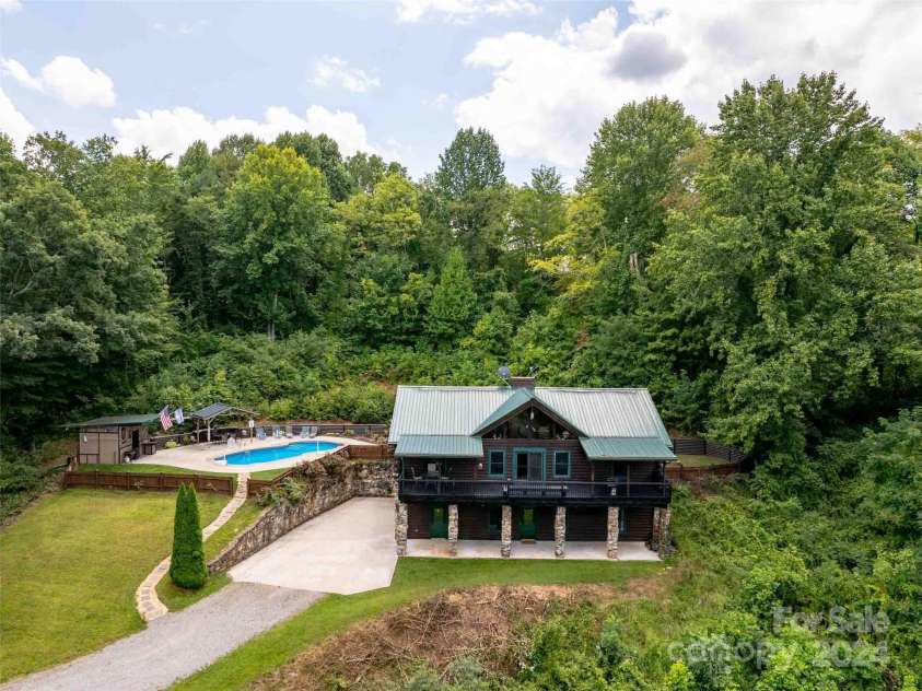 80 Austins Trail, Canton, NC 28716.  MLS# CAR4176412, YatesRealty ID 911. 