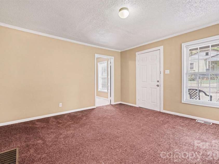 207 Morris Street, Kings Mountain, NC 28086.  MLS# CAR4406963, YatesRealty ID 9110. 
