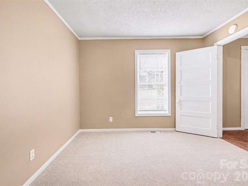 207 Morris Street, Kings Mountain, NC 28086.  MLS# CAR4406963, YatesRealty ID 9110. 