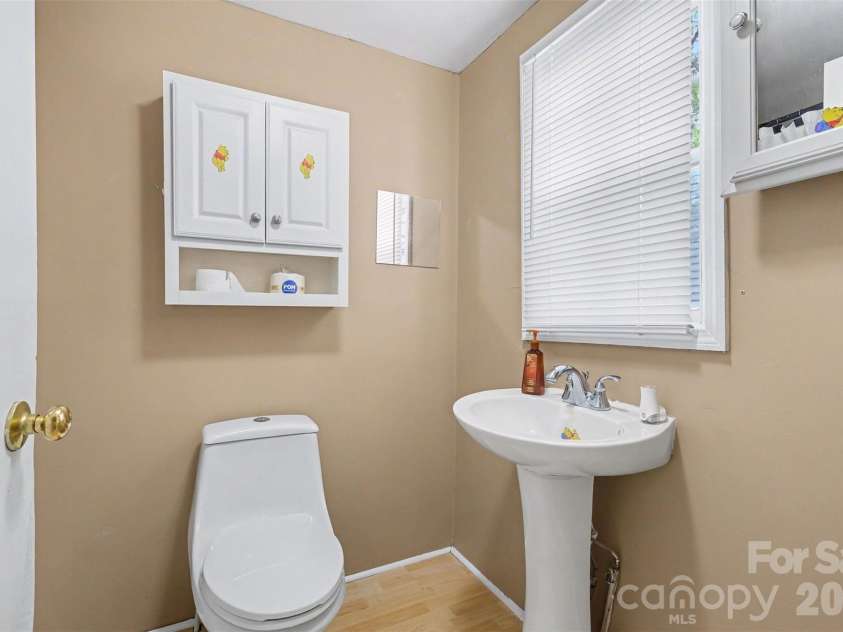 207 Morris Street, Kings Mountain, NC 28086.  MLS# CAR4406963, YatesRealty ID 9110. 