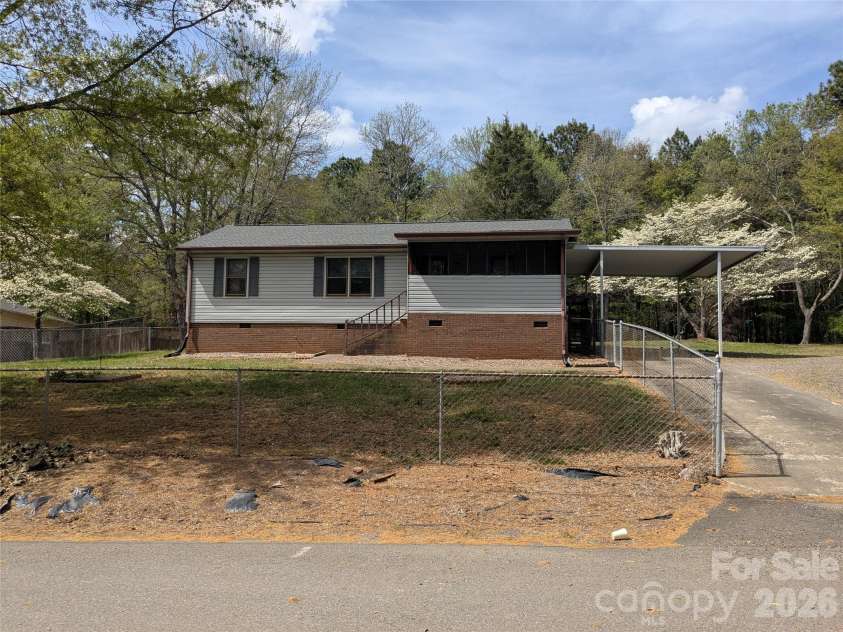 903 Sterling Drive, Kings Mountain, NC 28086.  MLS# CAR4364893, YatesRealty ID 9111. 