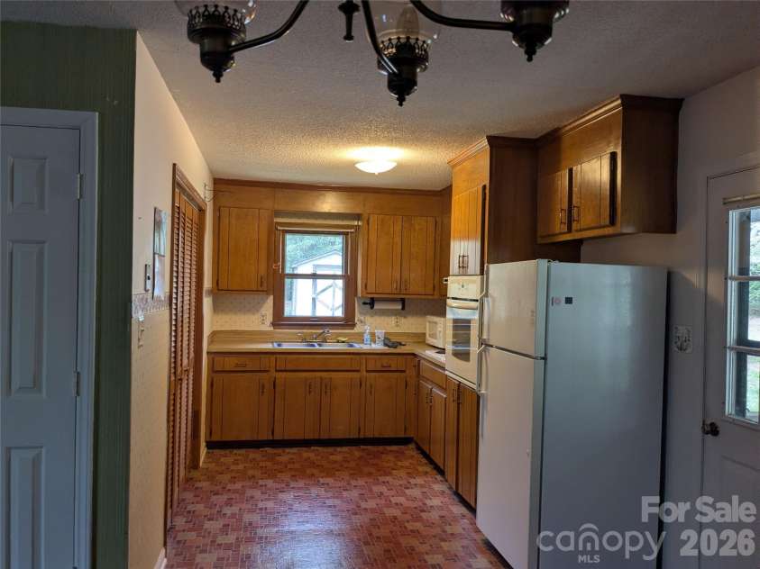 903 Sterling Drive, Kings Mountain, NC 28086.  MLS# CAR4364893, YatesRealty ID 9111. 