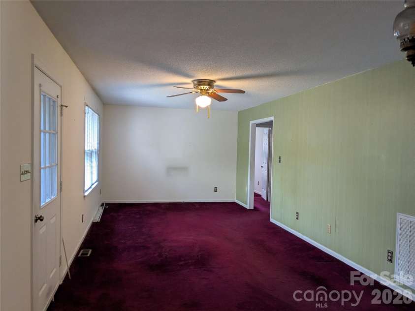 903 Sterling Drive, Kings Mountain, NC 28086.  MLS# CAR4364893, YatesRealty ID 9111. 
