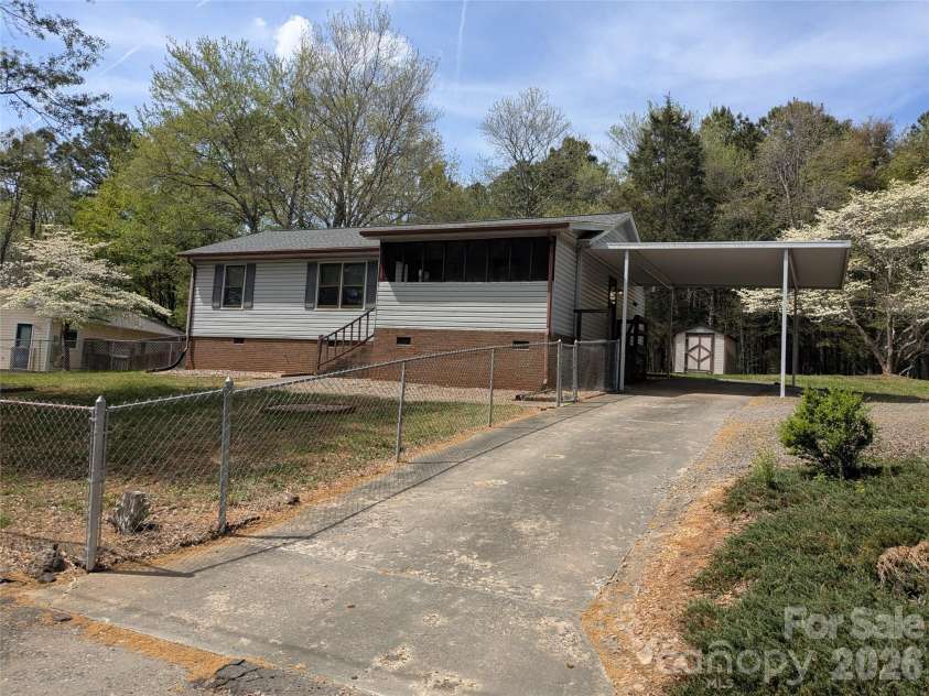 903 Sterling Drive, Kings Mountain, NC 28086.  MLS# CAR4364893, YatesRealty ID 9111. 